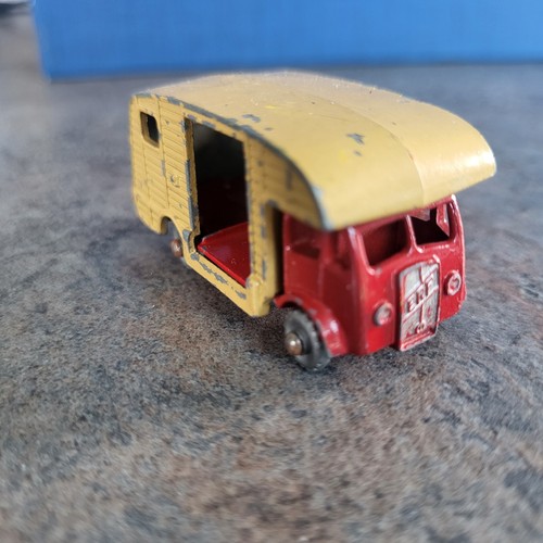 Matchbox erf horse - matchbox, box