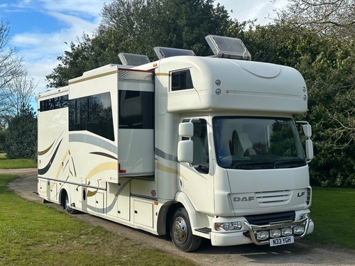 165 000 2017 10 - £165,000:, 2017/10